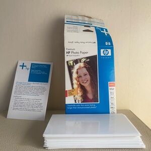 90 pages of premium HP photo paper-glossy 4x6